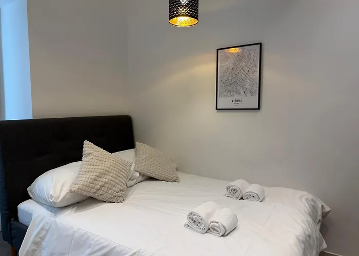 Brand New Luxury With Free Parking & Ac * 维也纳