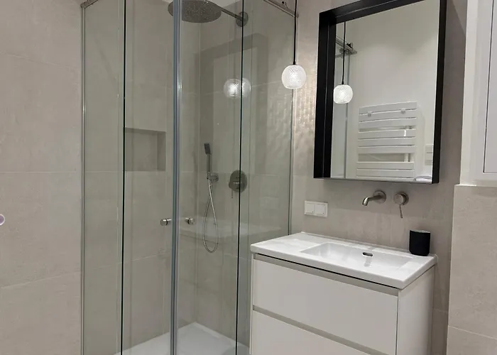 Brand New Luxury With Free Parking & Ac